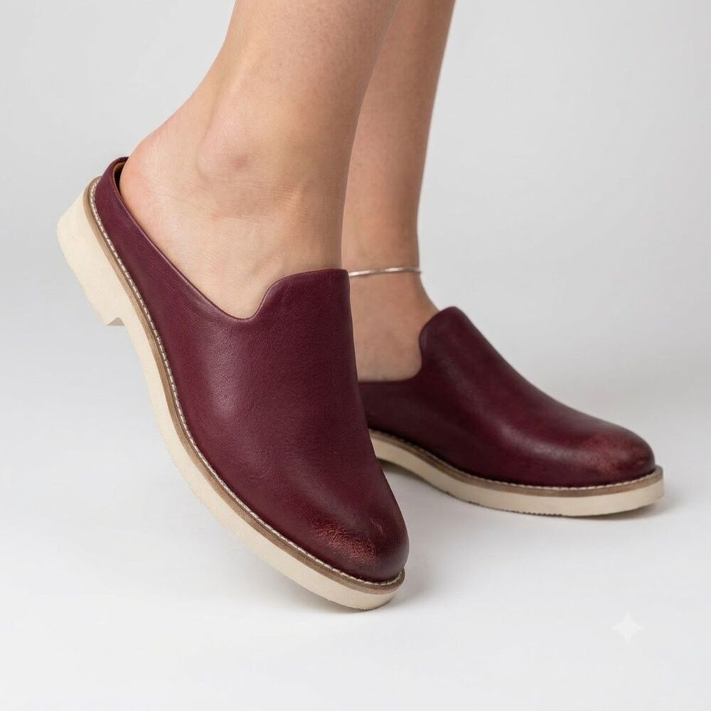 Softwalk Wolcott II Burgundy Distressed Comfort Leather Slip-on Mule SZ 8.5 W